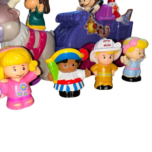 Fisher-Price Disney Frozen Kristoff's Sleigh w/ Little People figures - Picture 8 of 8